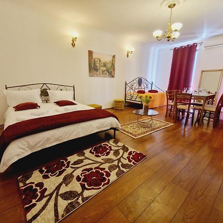 5* Royal House Near Unirii Square Villa Cluj-Napoca Esterno foto