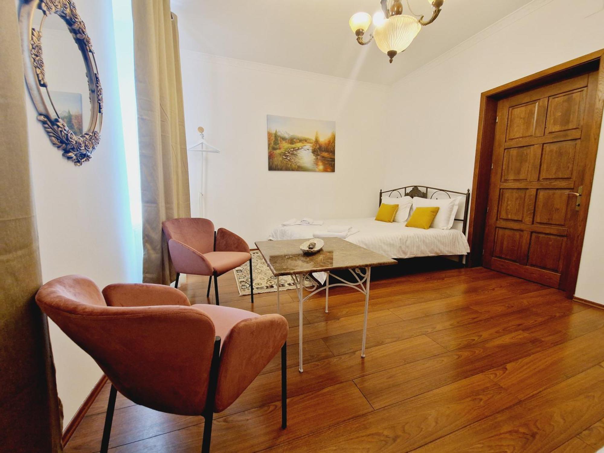 5* Royal House Near Unirii Square Villa Cluj-Napoca Esterno foto