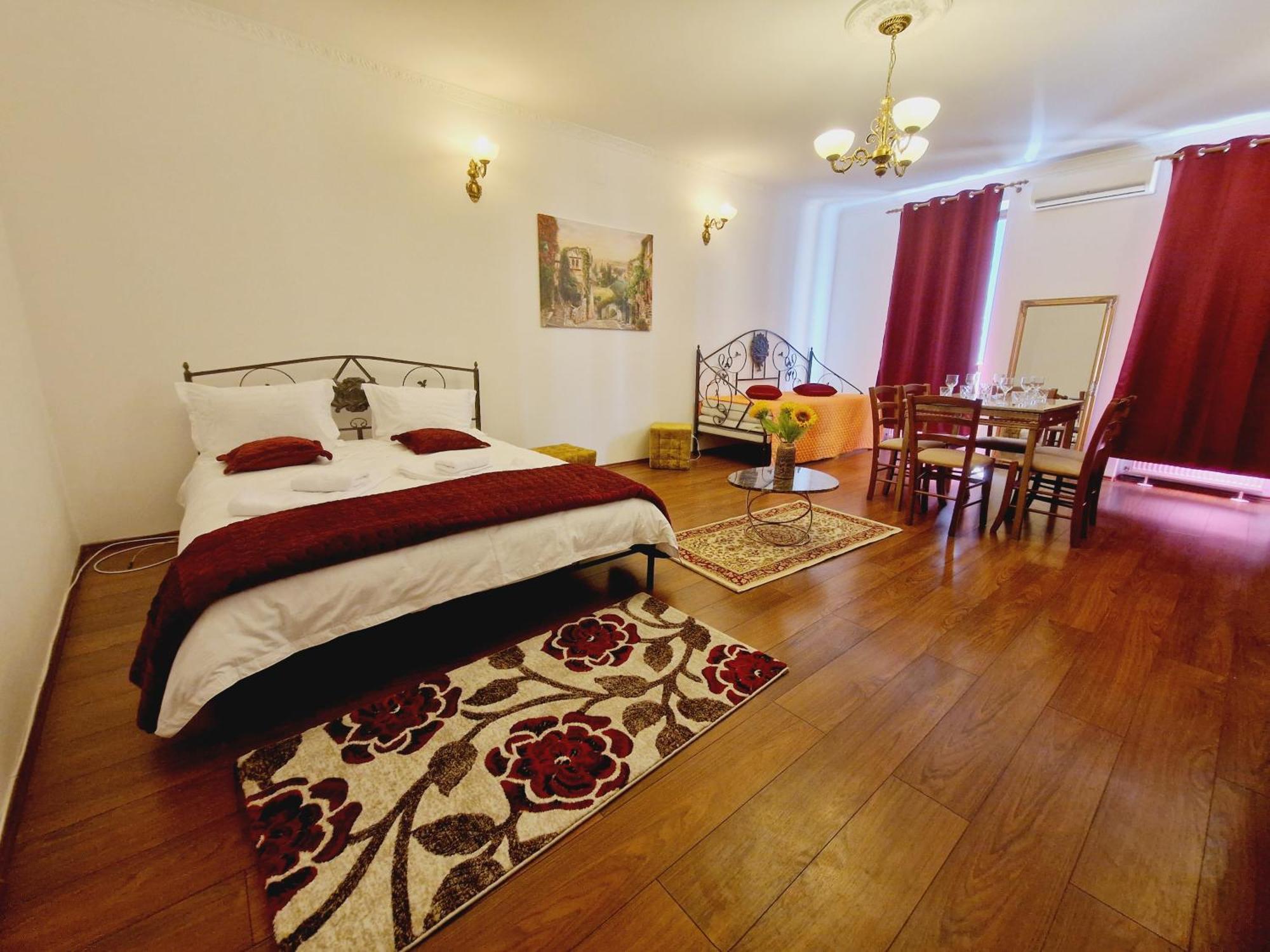 5* Royal House Near Unirii Square Villa Cluj-Napoca Esterno foto