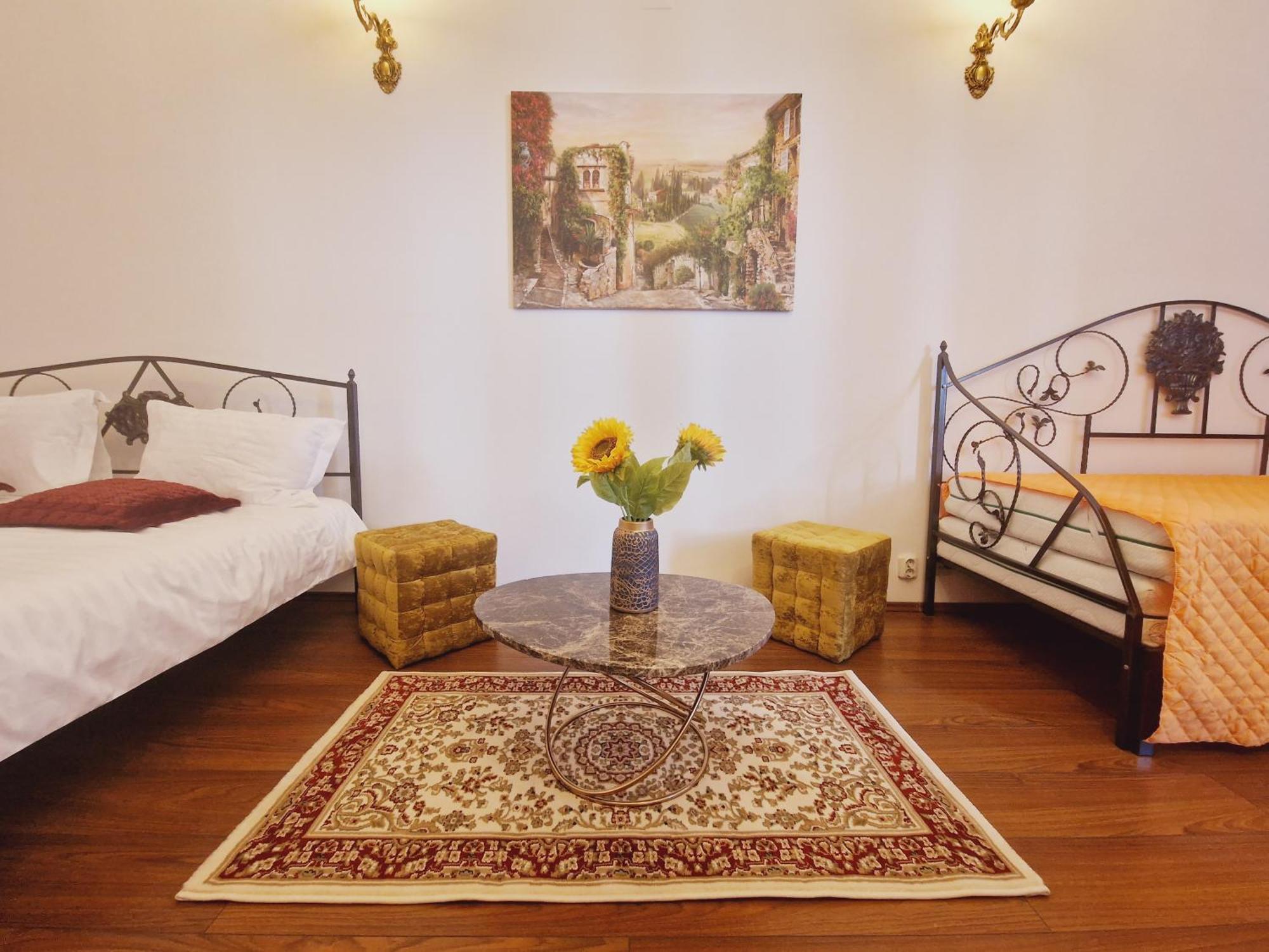 5* Royal House Near Unirii Square Villa Cluj-Napoca Esterno foto