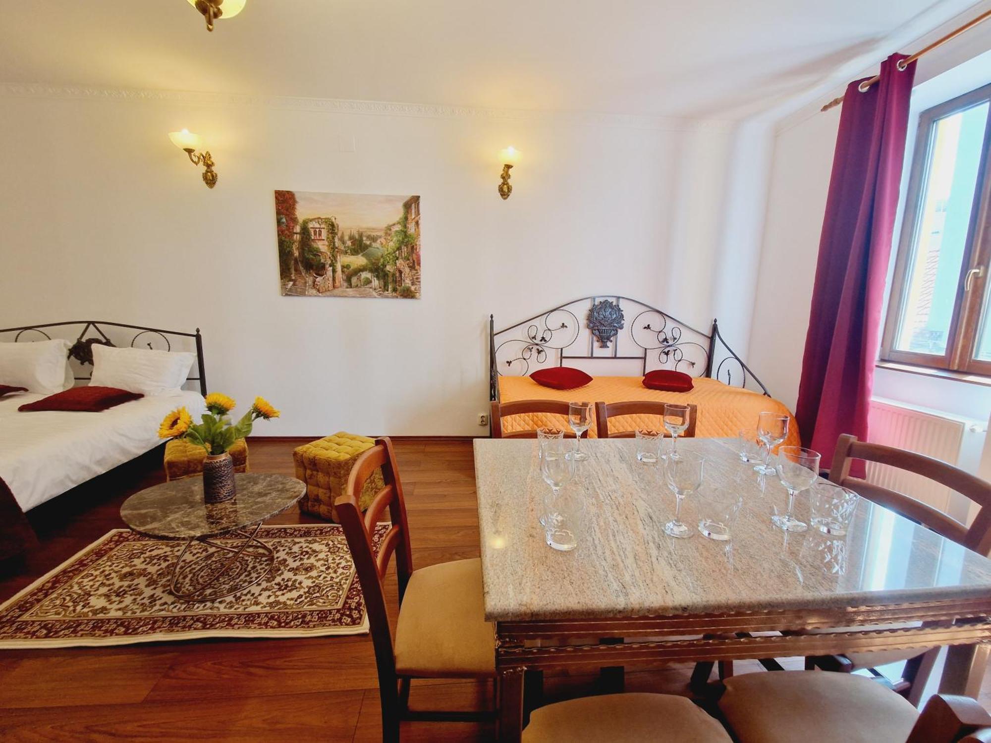 5* Royal House Near Unirii Square Villa Cluj-Napoca Esterno foto