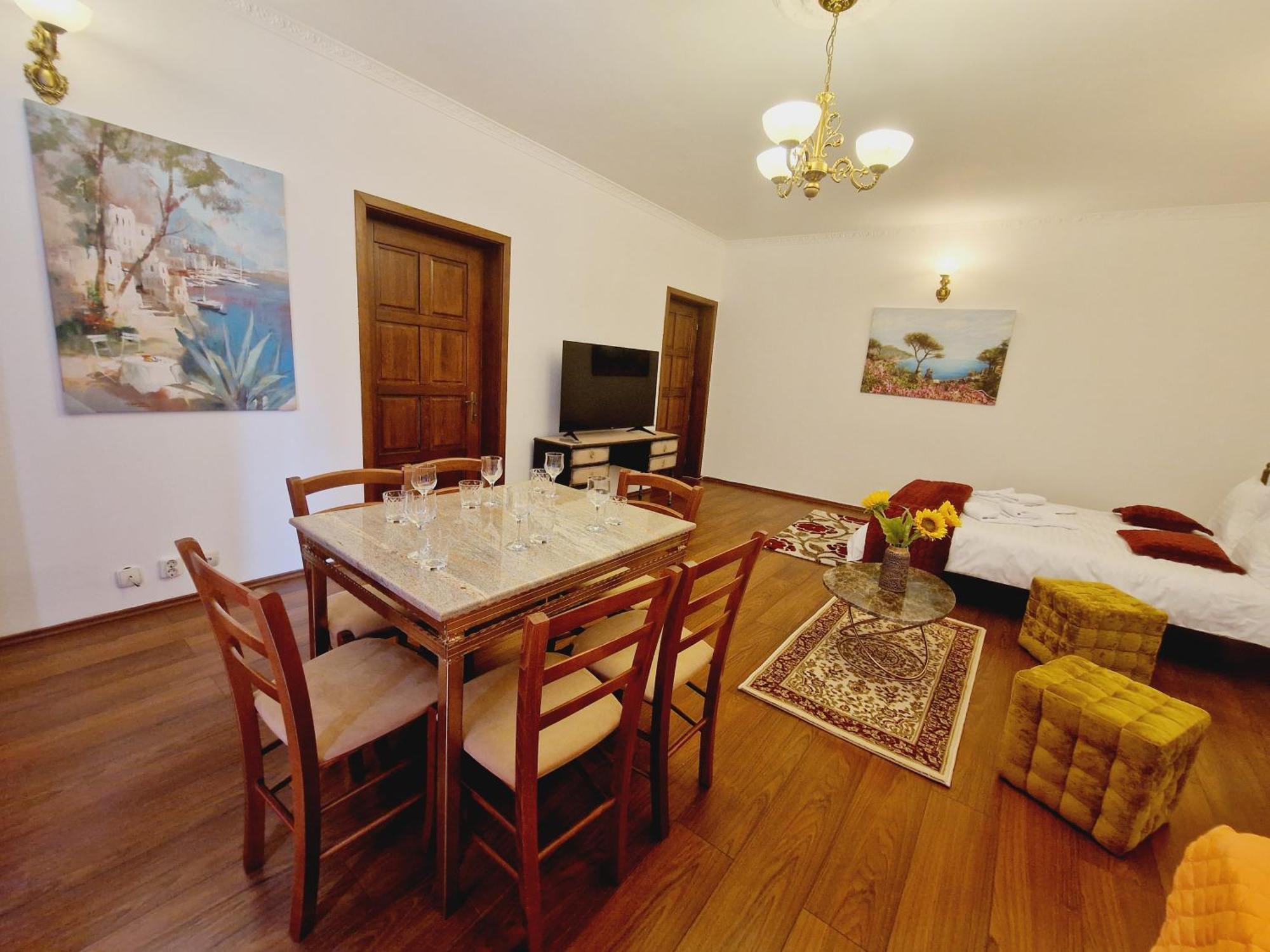 5* Royal House Near Unirii Square Villa Cluj-Napoca Esterno foto
